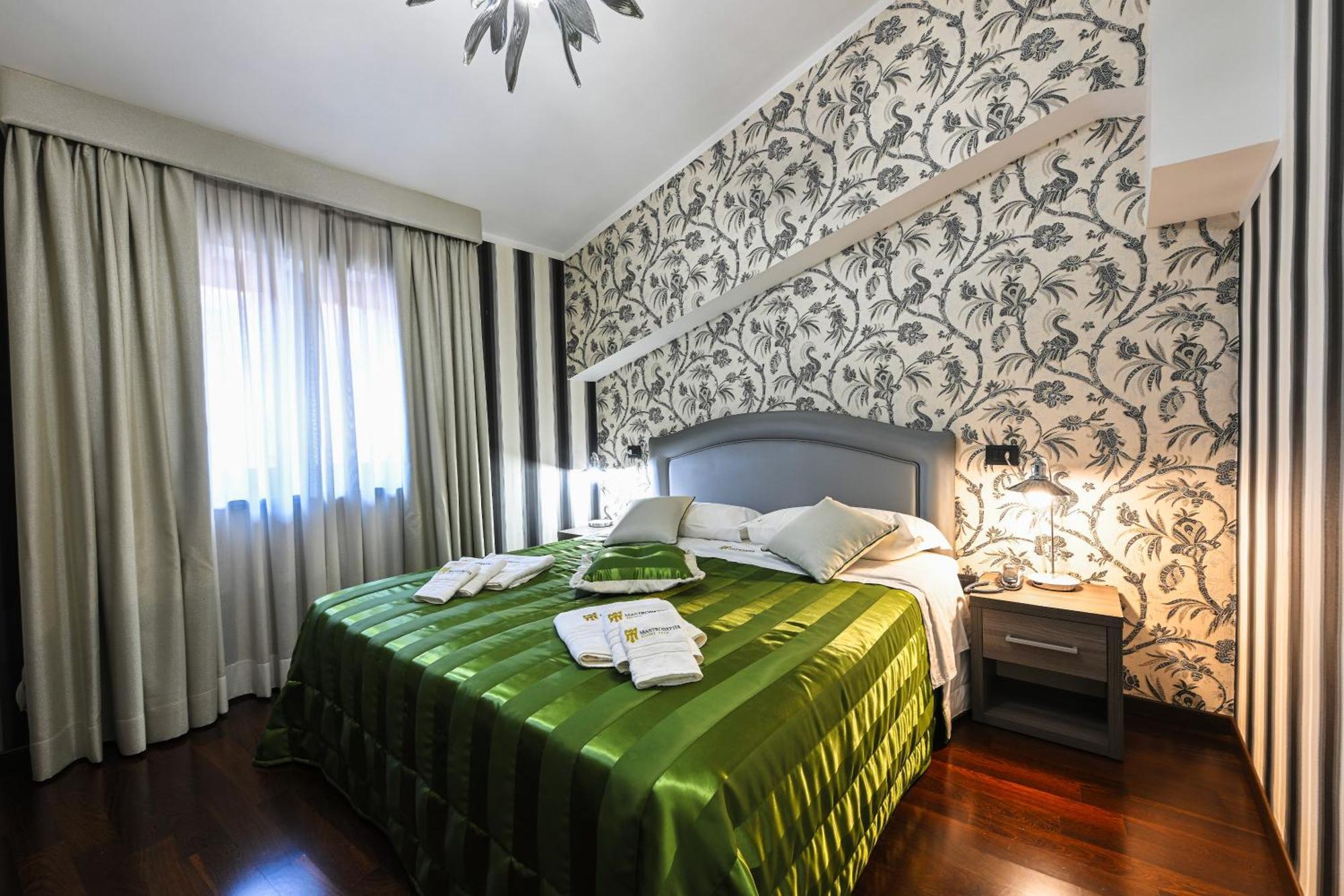 Hotel Mastrodattia Celano Exterior photo